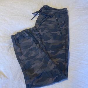 Athleta Farallon camo jogger